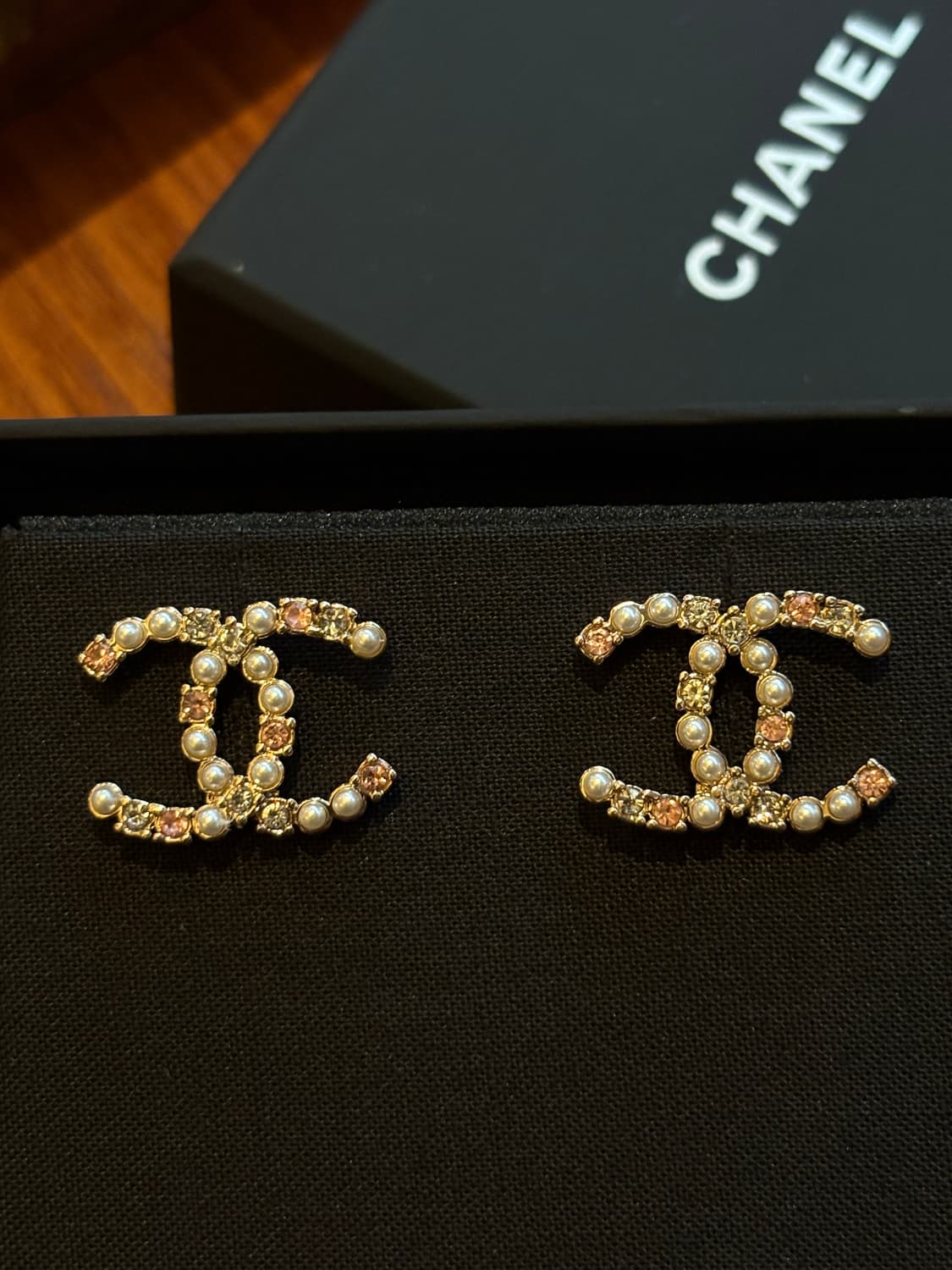 샤넬 정품 업사이클링 cc로고 진주 클리어 스톤 귀걸이 상품이미지3