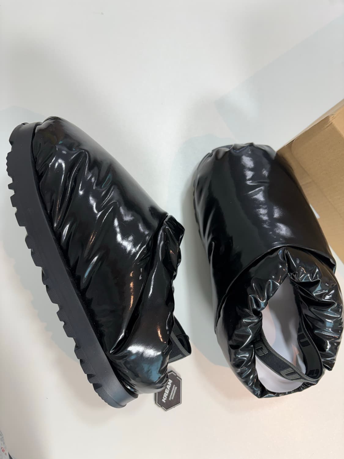 어그 스페이스슬라이더 슬리퍼 블랙 상품이미지1