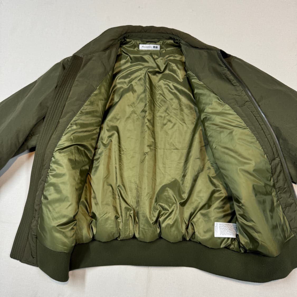 XL) 유니클로 JW ANDERSON 패디드 쇼트 블루종 자켓 올리브 상품이미지5