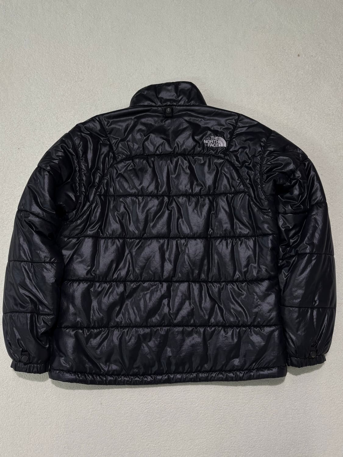 노스페이스 유광 블랙 경량 패딩 100 사이즈 상품이미지3