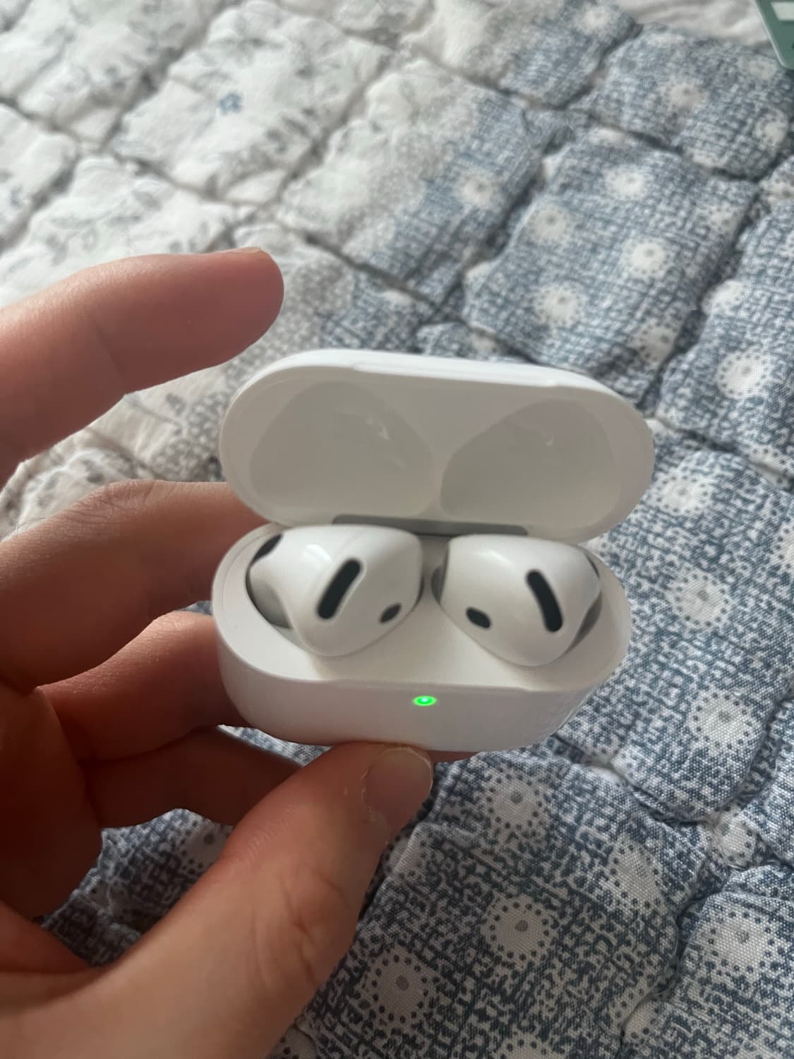 에어팟 4 상품이미지2