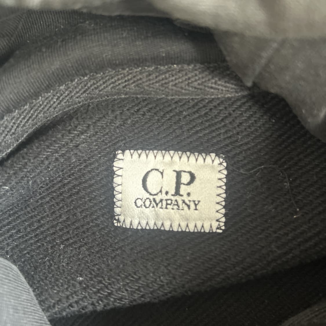 CP컴퍼니 고글 후드집업 블랙 상품이미지3