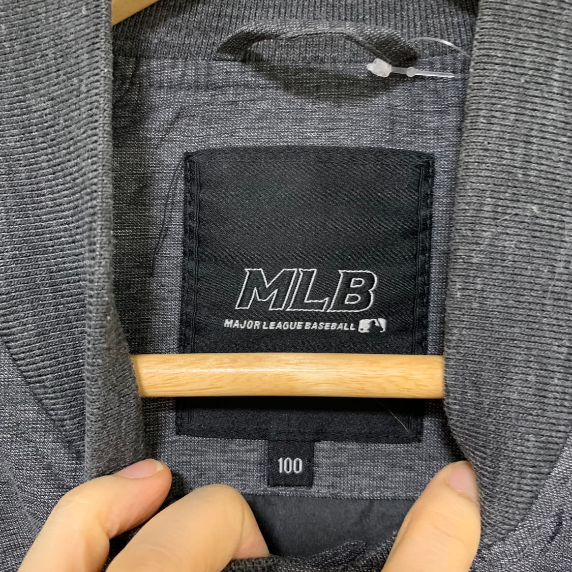 MLB 빈티지 스타디움 바람막이 자켓 차콜 블랙 100 사이즈 상품이미지4