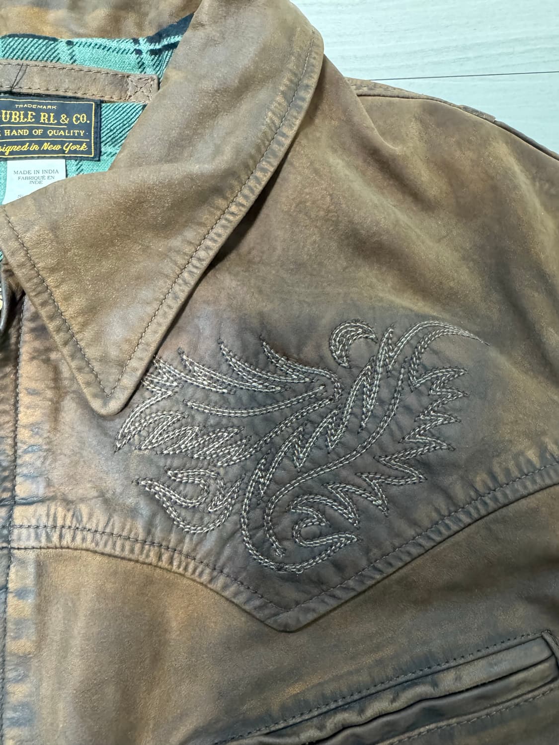 더블알엘 임브로이드 가죽자켓 XL사이즈 새상품 판매합니다. 상품이미지5