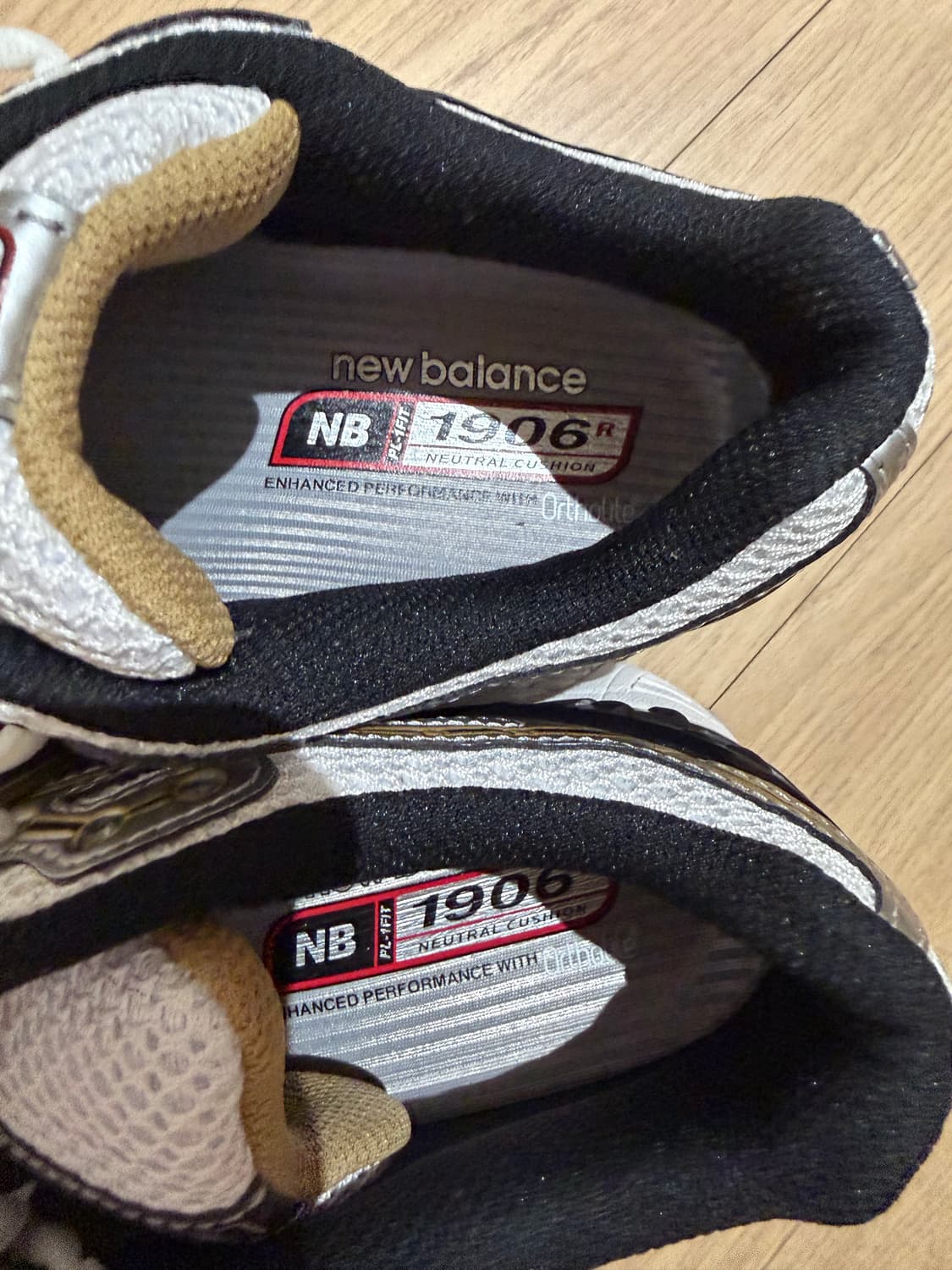 뉴발란스 1906R 메탈릭 245 상품이미지3