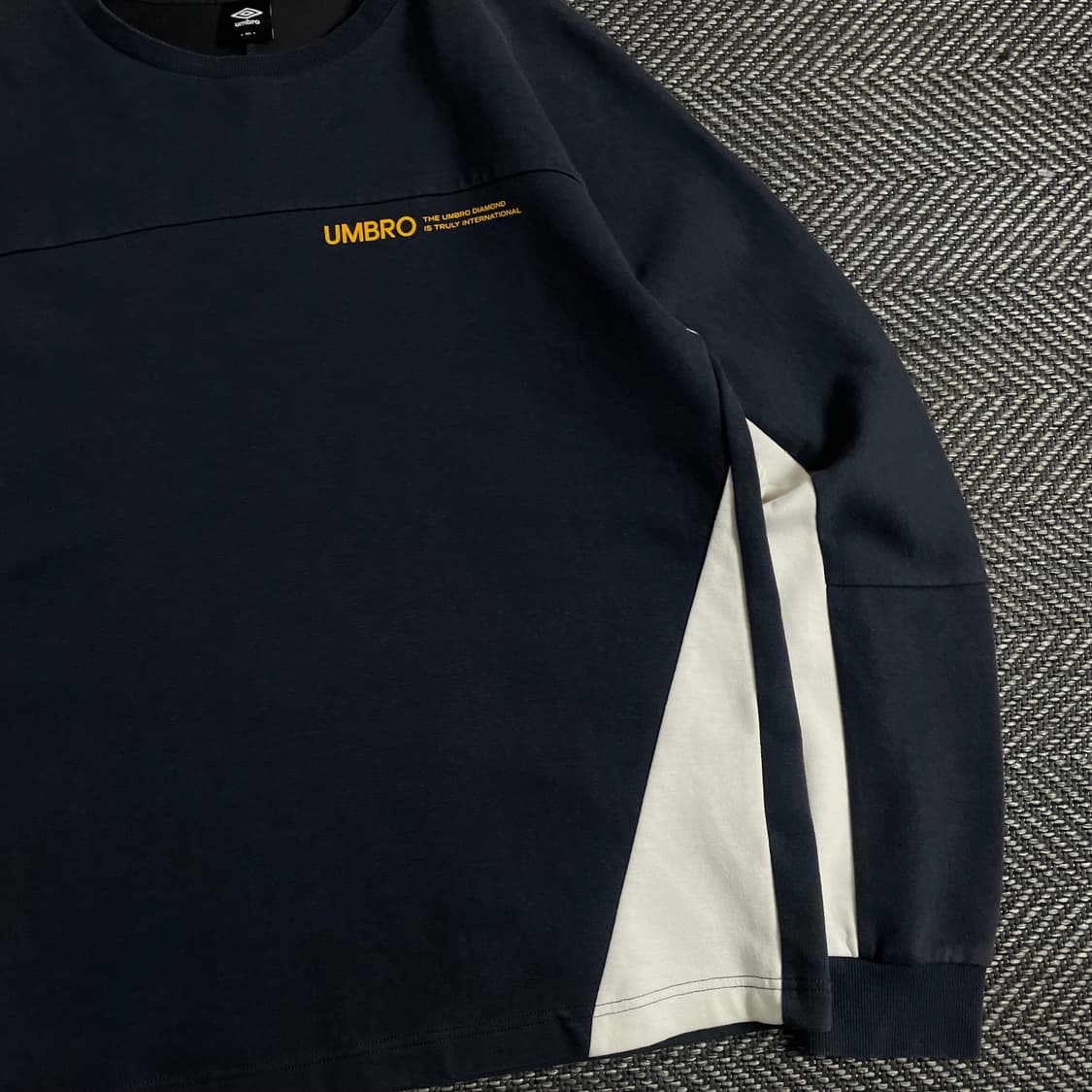 엄브로 빅로고 컬러블럭 스웻 셔츠 y 3782 상품이미지4