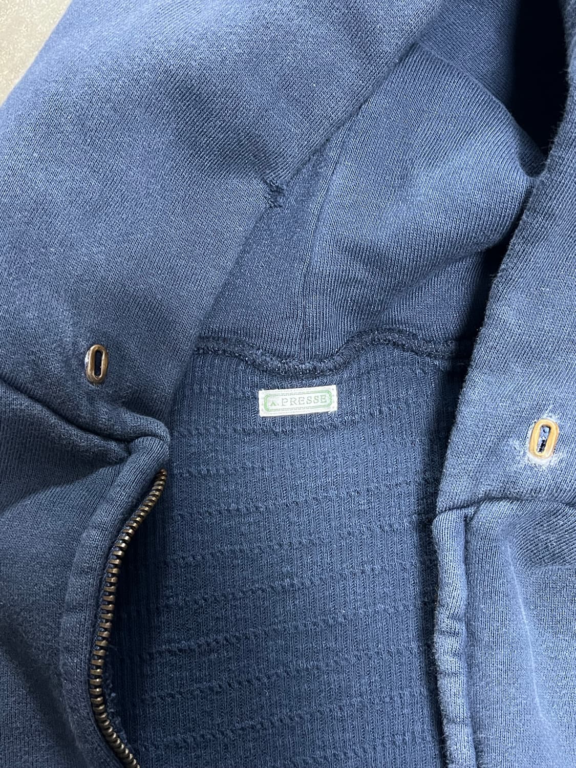 [2] 아프레쎄 25aw 후드집업 네이비 상품이미지4