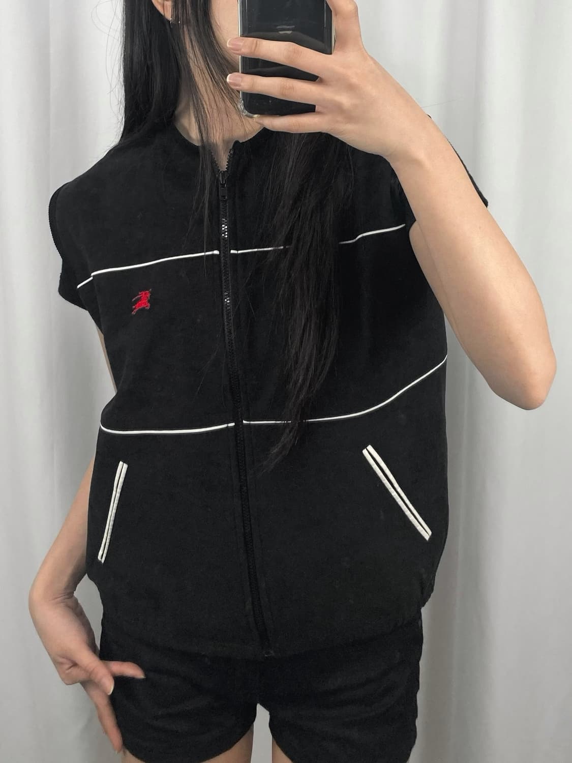 버버리 크레스트 자수 블랙 데이크론 포켓 베스트 상품이미지3