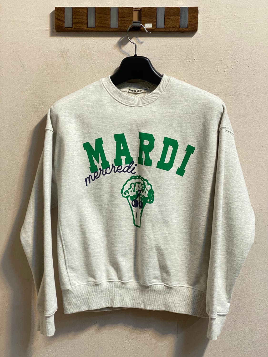 마르디 메크르디 스웻셔츠  상품이미지1