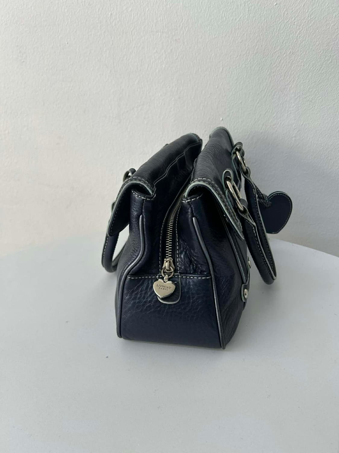 러브캣 하트 참 은장 플랩 보스톤 토트백 상품이미지2