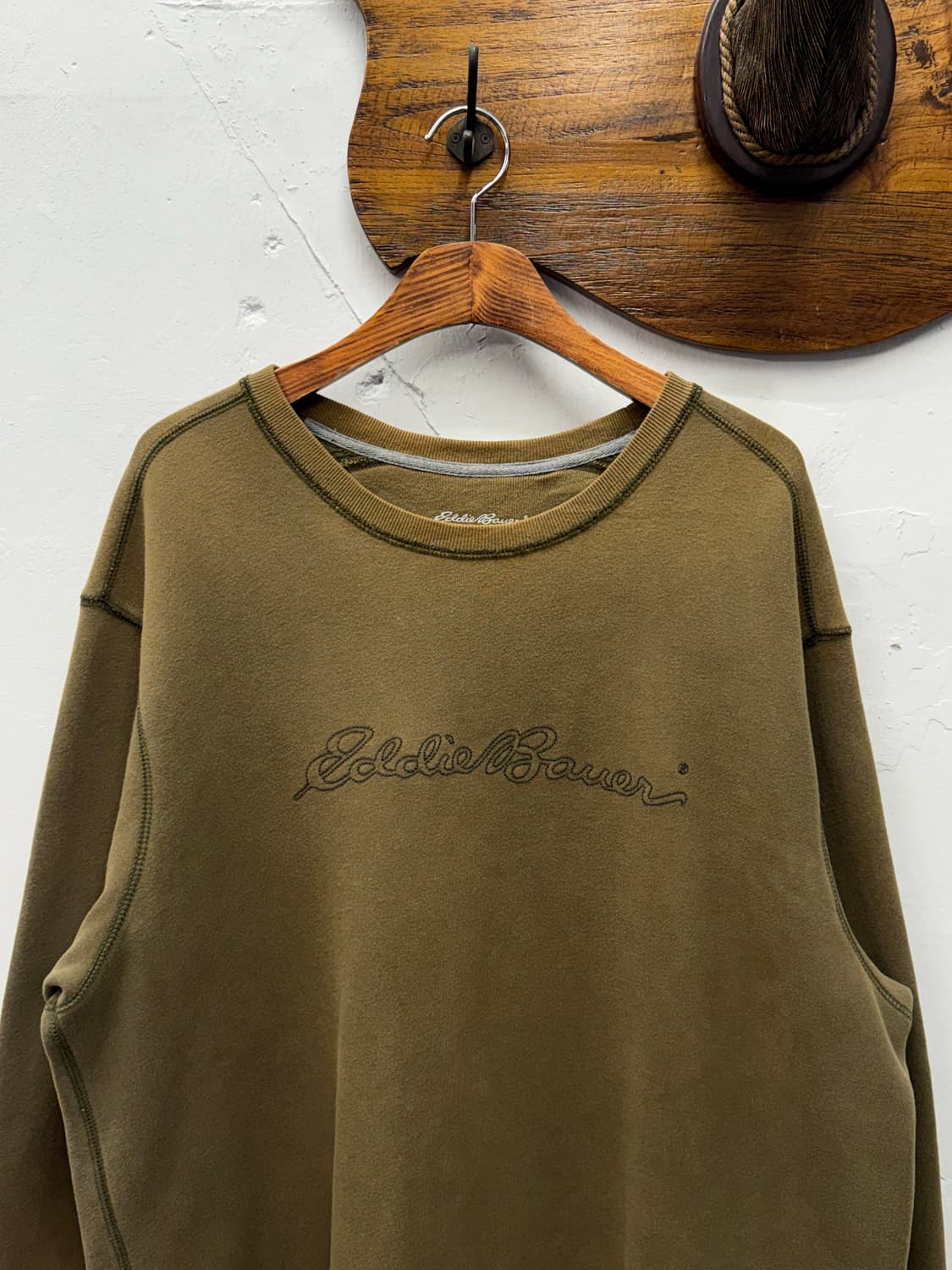 Eddie Bauer Script Logo Sweatshirt 상품이미지2
