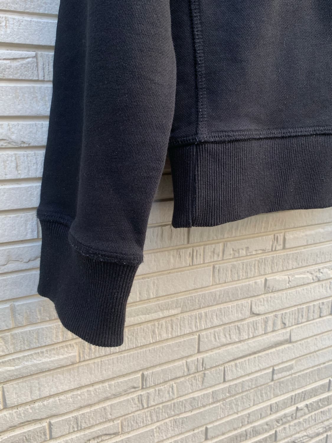 jw앤더슨 세리프 로고 맨투맨 (black) 상품이미지9