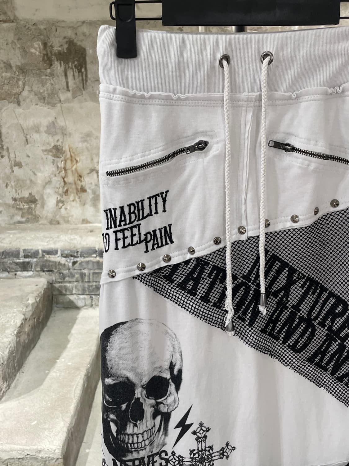 고스트 오브 할렘 화이트 y2k 스컬 네트 펑키 롱 스커트 상품이미지2