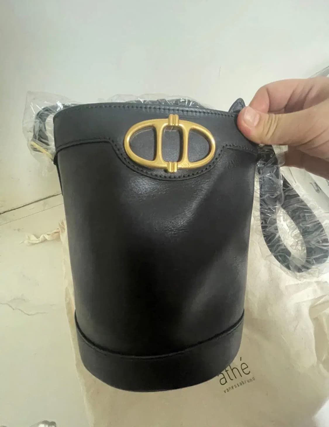 (새상품)아떼 바네사브루노 레더 버킷백 상품이미지3