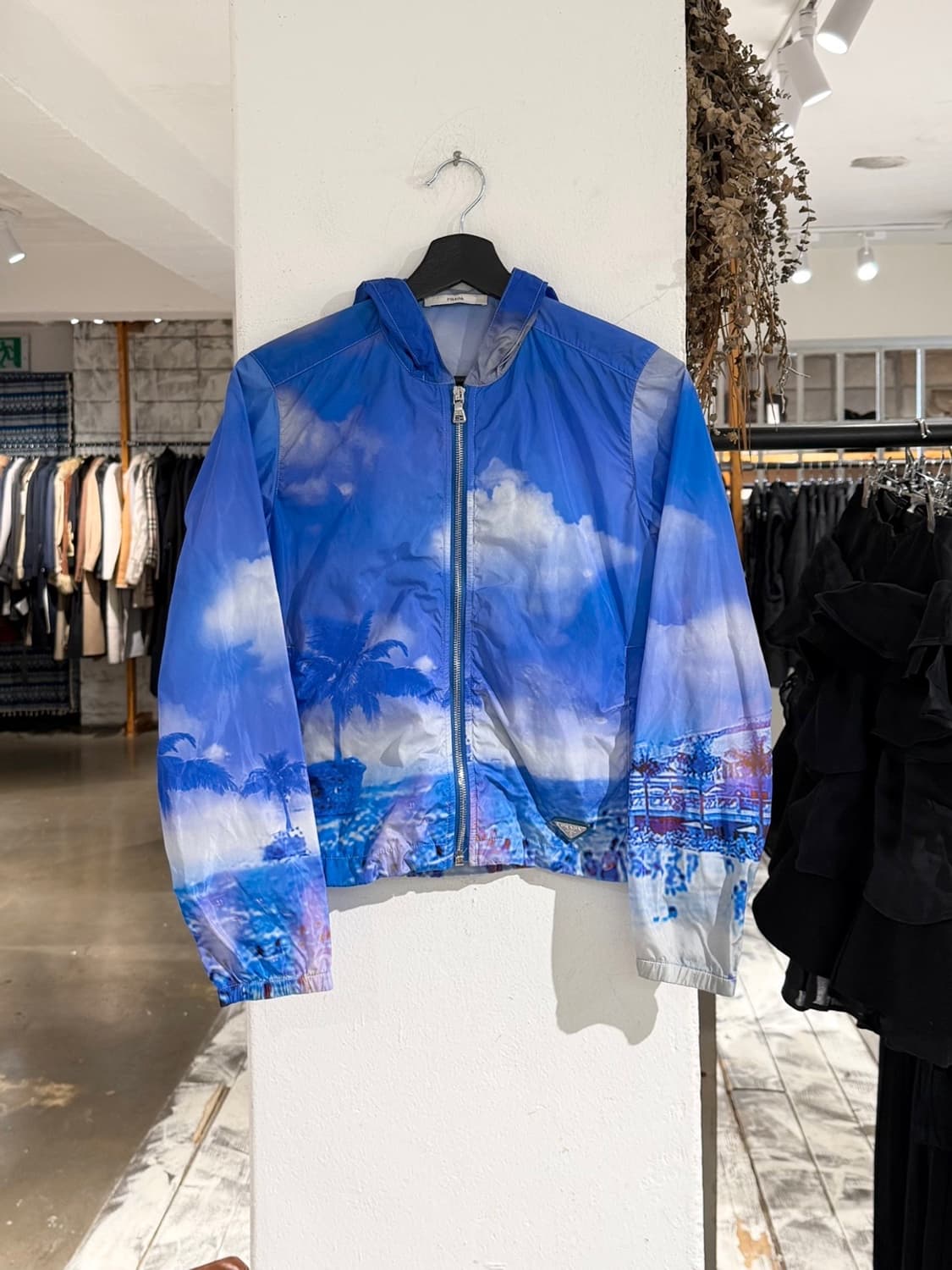 프라다 10ss 블루 트로피컬 프린팅 윈드 브레이커 상품이미지1