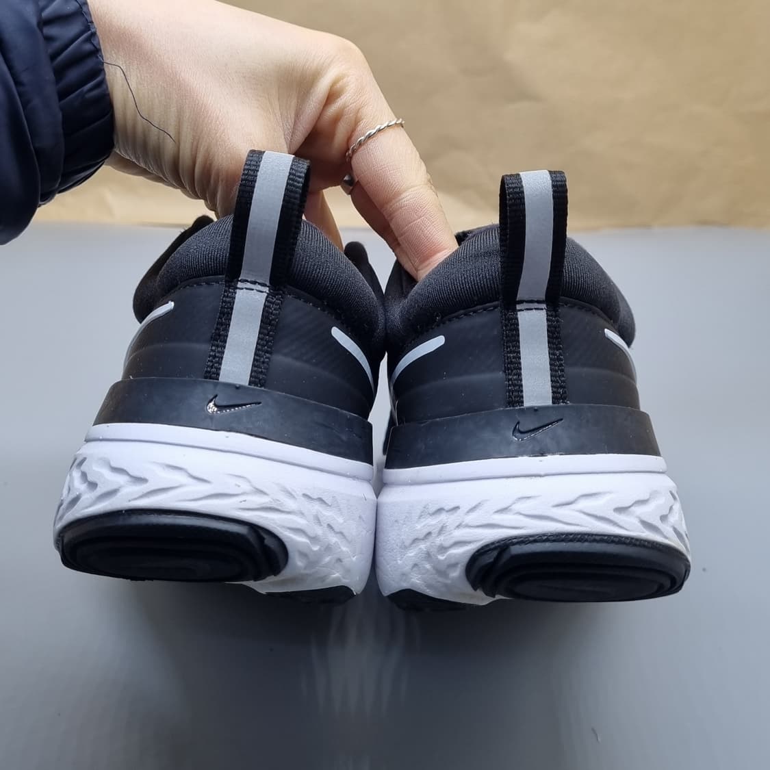 나이키 리액트 마일러 여성운동화235  상품이미지4