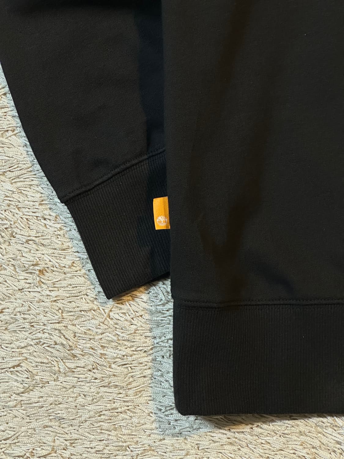 팀버랜드 TIMBERLAND 백프린팅 맨투맨 블랙 상품이미지3