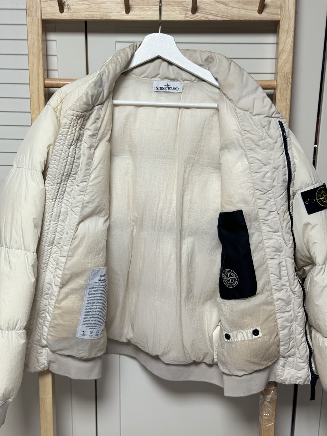 스톤아일랜드 크링클랩스 아이보리x화이트 숏패딩 자켓 상품이미지4