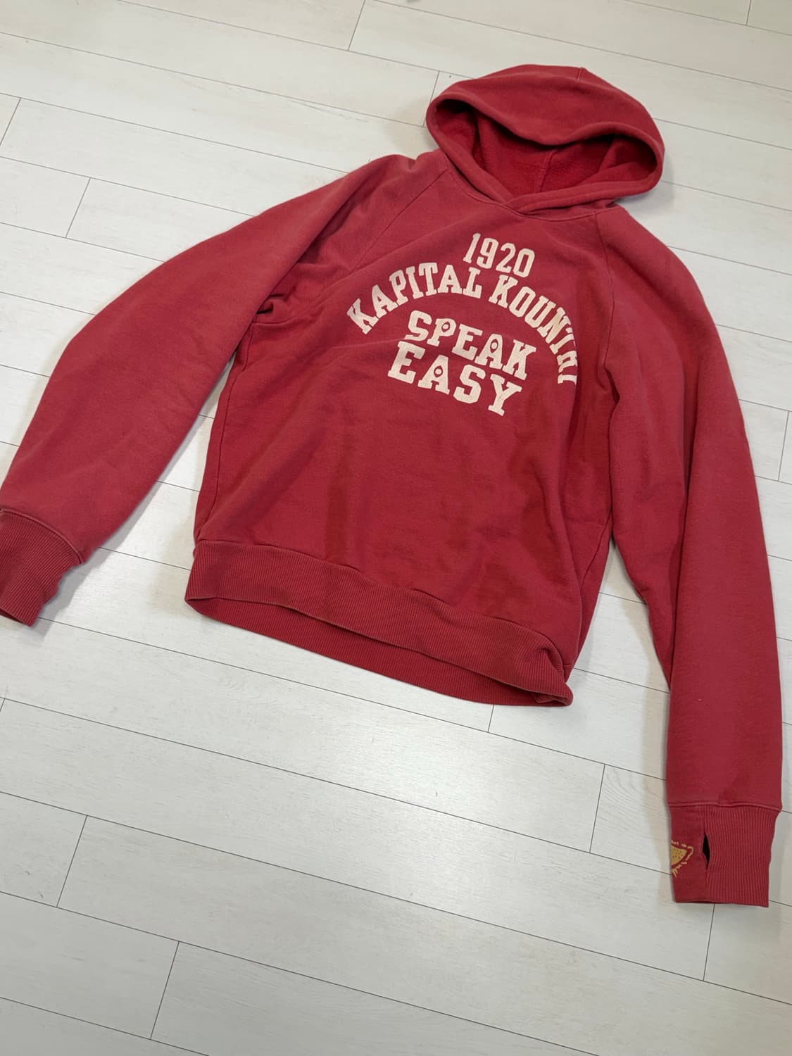 캐피탈 후드티 3 사이즈  상태 9.5/10 사진찍고 절대 안입습니다 상품이미지1