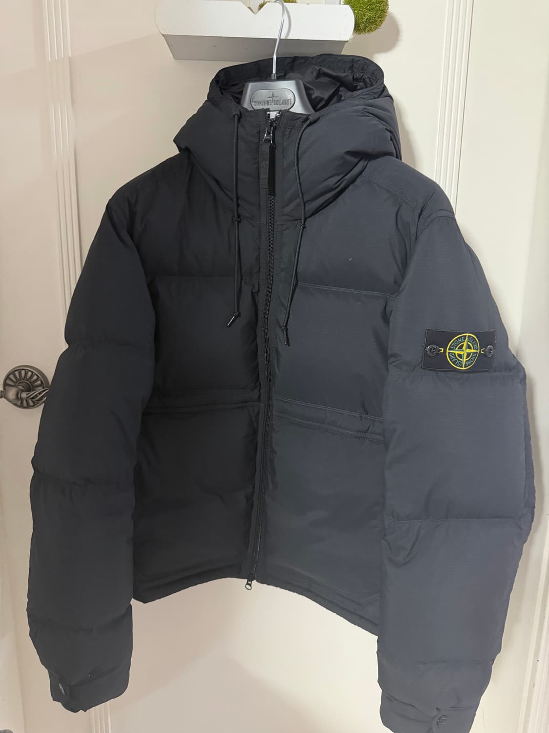 스톤 아일랜드 매트 립스탁 코듀라 패딩 M 상품이미지3