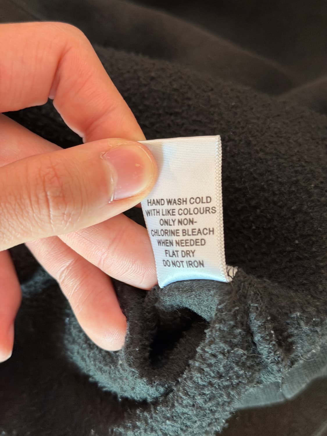 에센셜 피어오브갓 실리콘 로고 후드티 블랙 상품이미지8