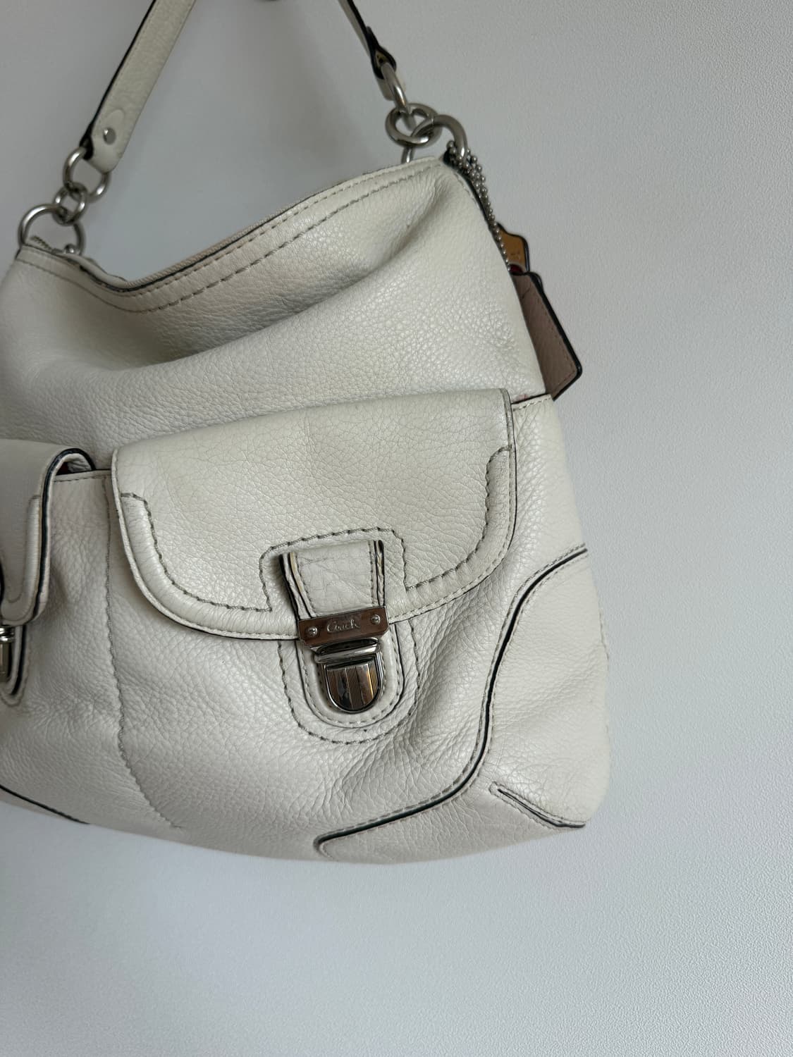 코치(COACH) 레더 숄더백 상품이미지3