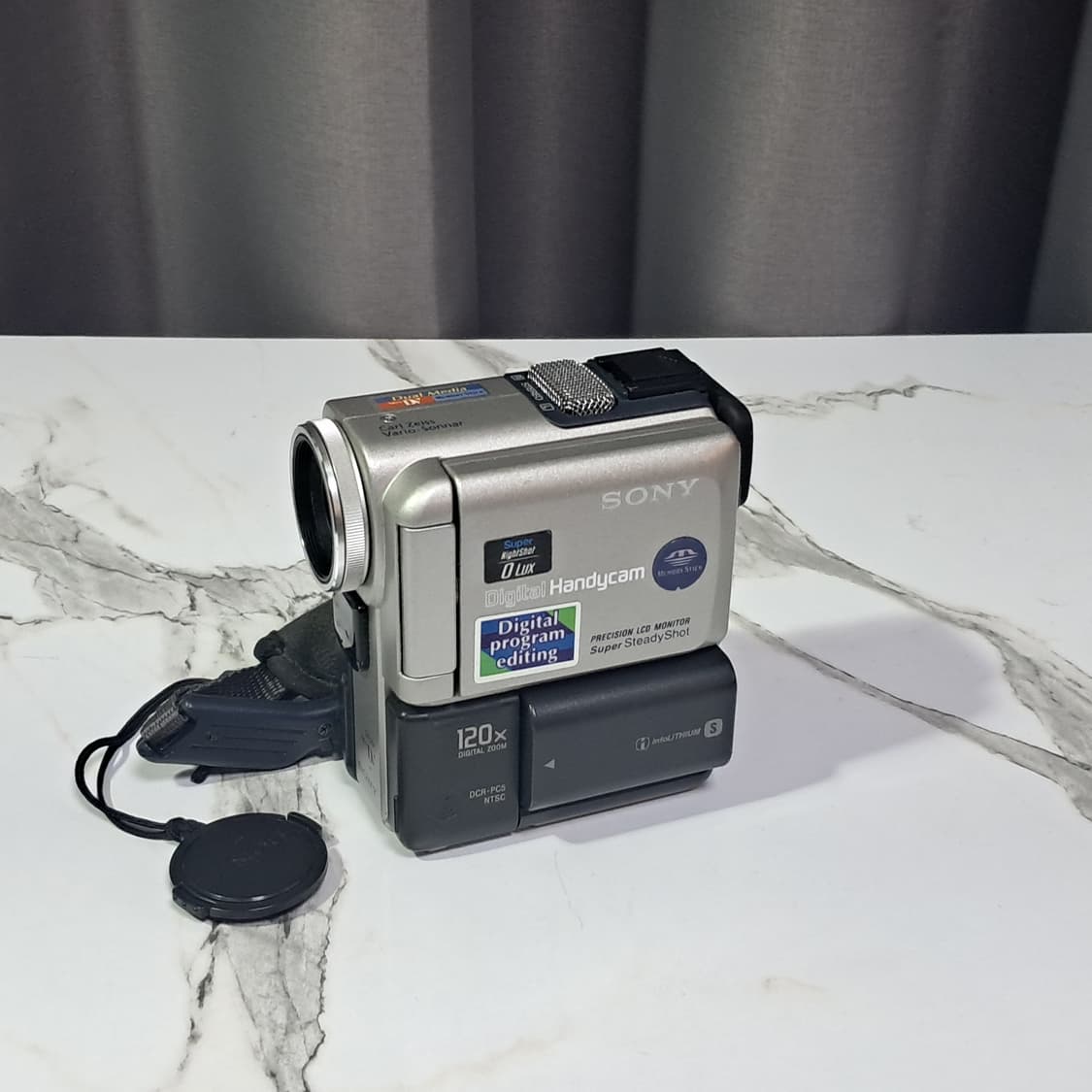 소니 6mm 디지털 캠코더 DCR-PC5 상품이미지2