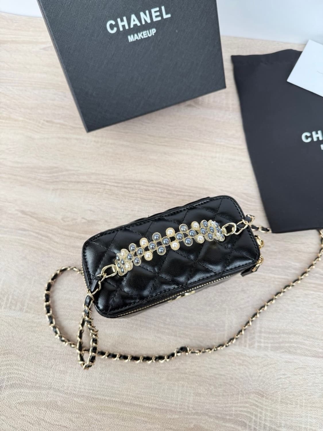 샤넬VIP 진주펄 장식 핸들 베니티백 샤넬 코스메틱 상품이미지3