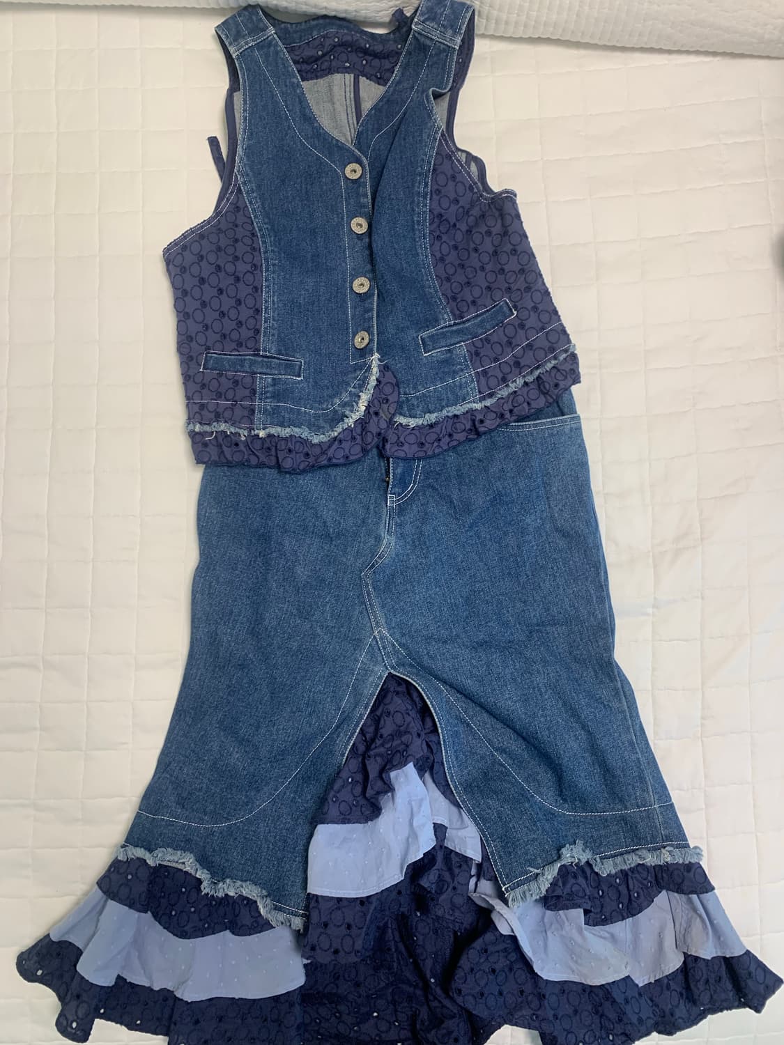 빈티지 펀칭 프릴 셋업 (베스트+ 스커트) 상품이미지1