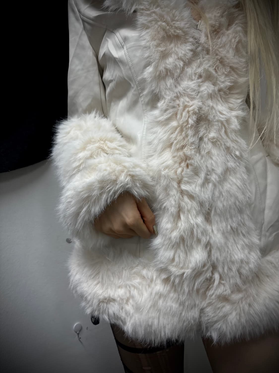 “Vintage” 00’s Rare Design White Fur Tri 상품이미지4