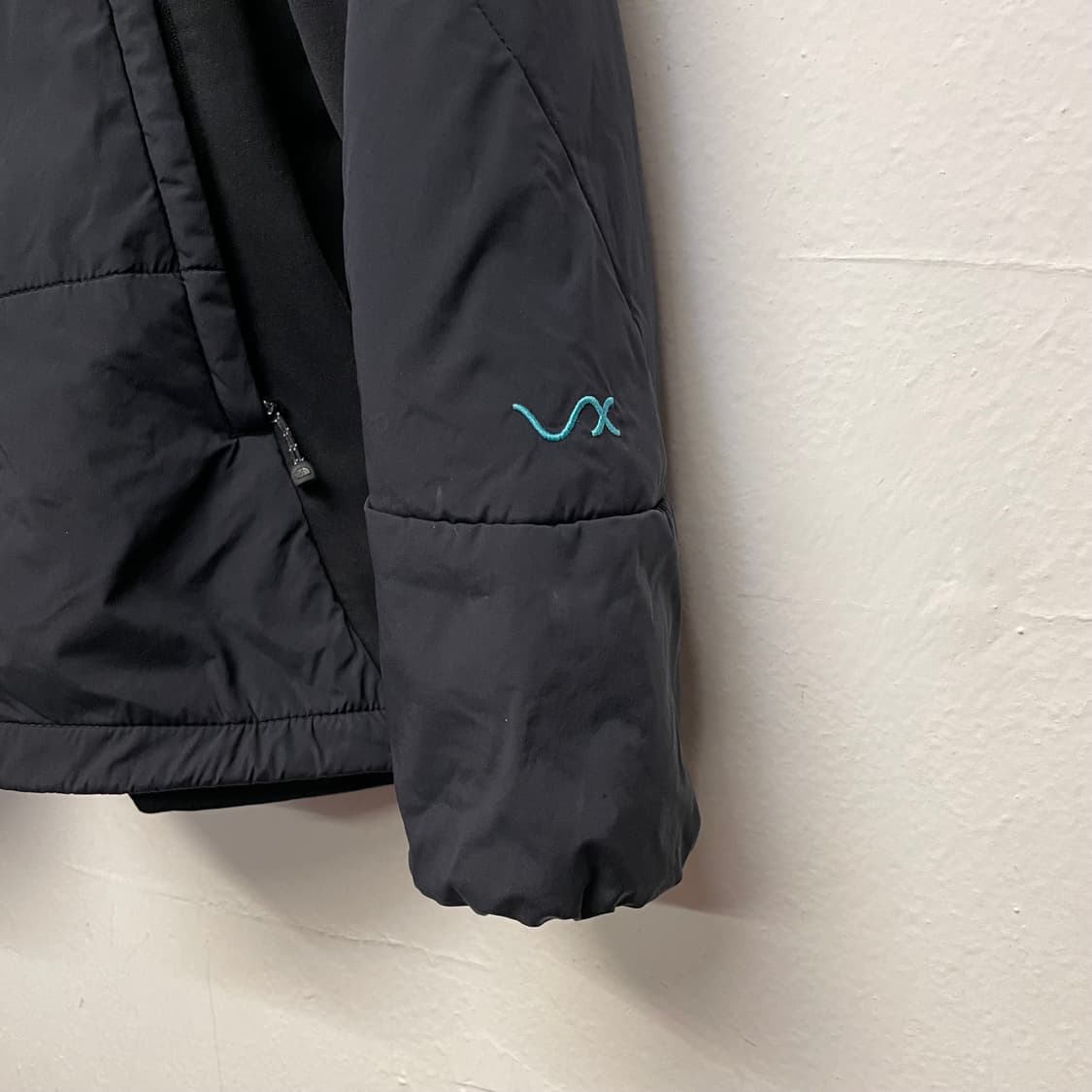 노스페이스 VX 블랙 경량 패딩   상품이미지3