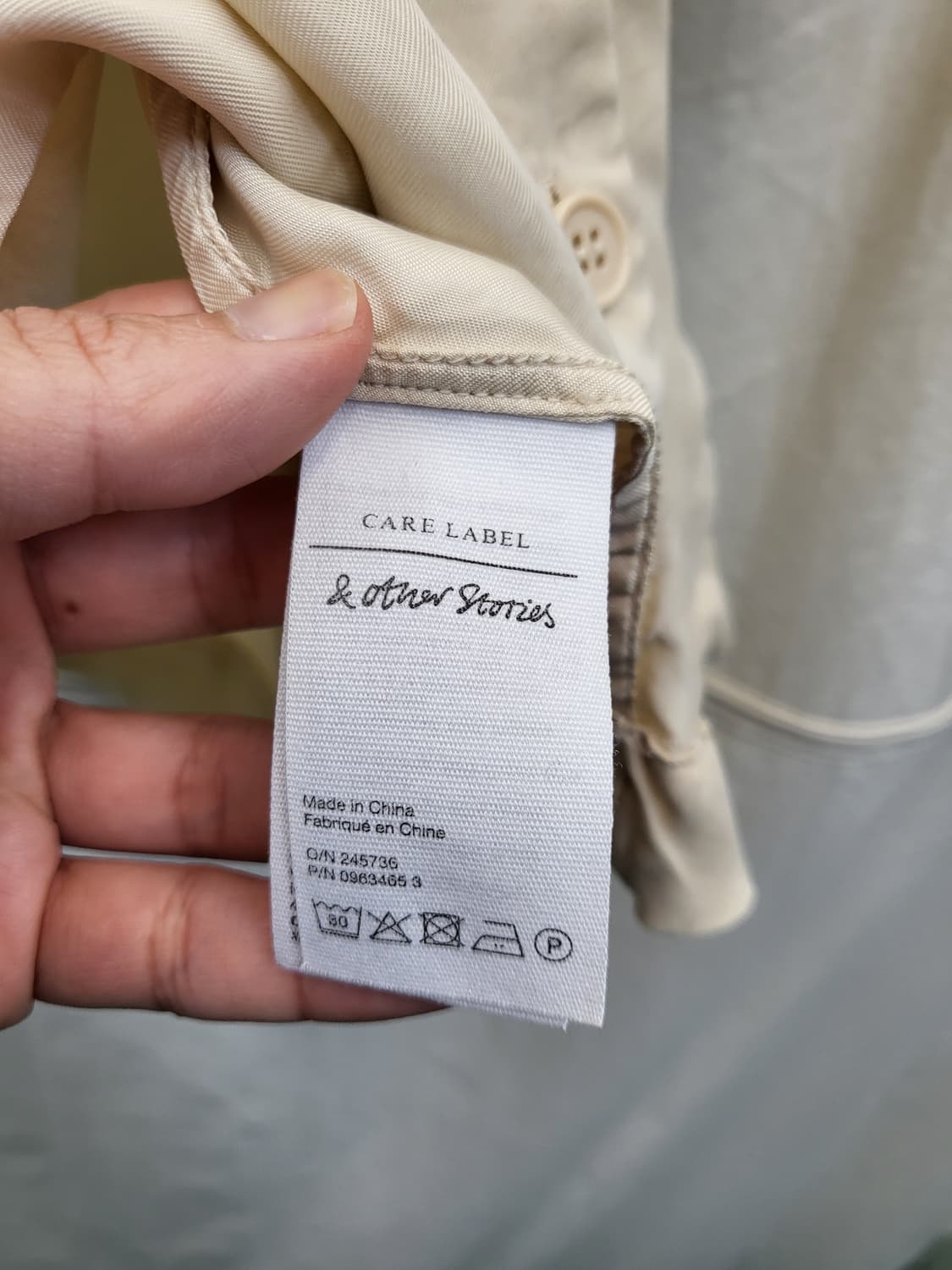 앤아더스토리즈 아이보리 반팔 셔츠 상품이미지4