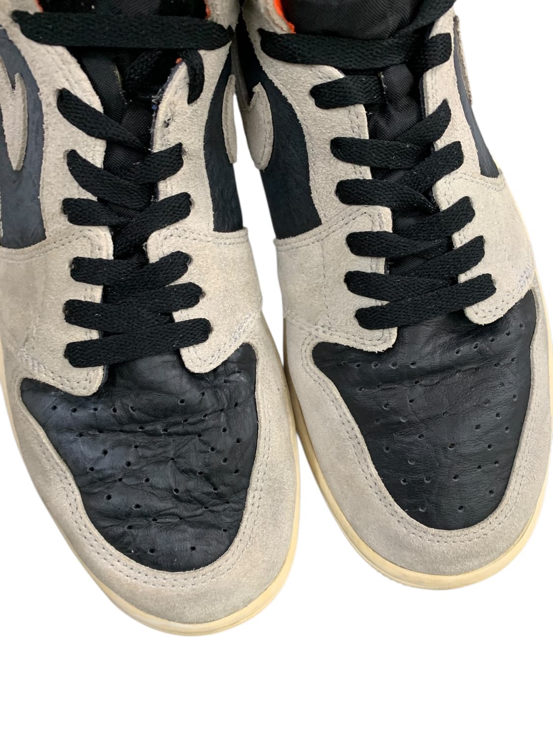 조던 1 레트로 하이 뉴트럴 그레이 하이퍼 크림슨 285 상품이미지7