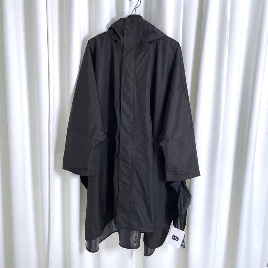 키우 블랙 패커블 판초 상품이미지1