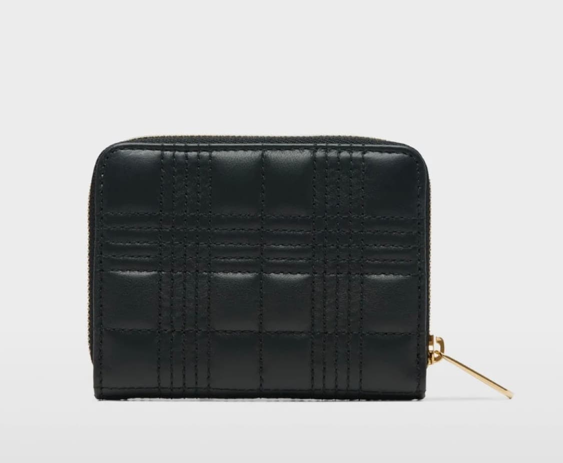 버버리 퀼티드 램스킨 롤라 지퍼 지갑 상품이미지3