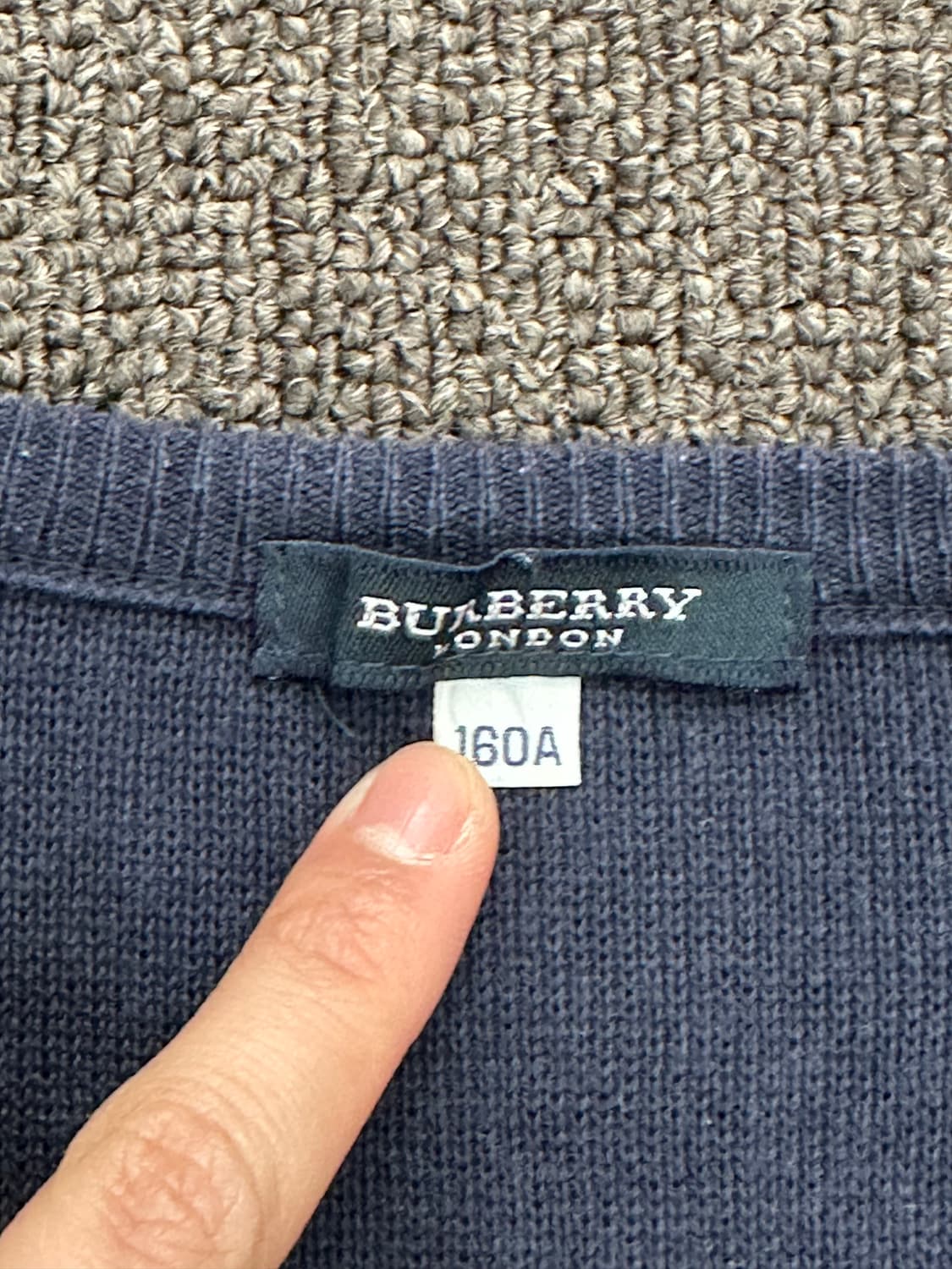 160)Burberry vintage 여성 네이비 브이넥 가디건 상품이미지3