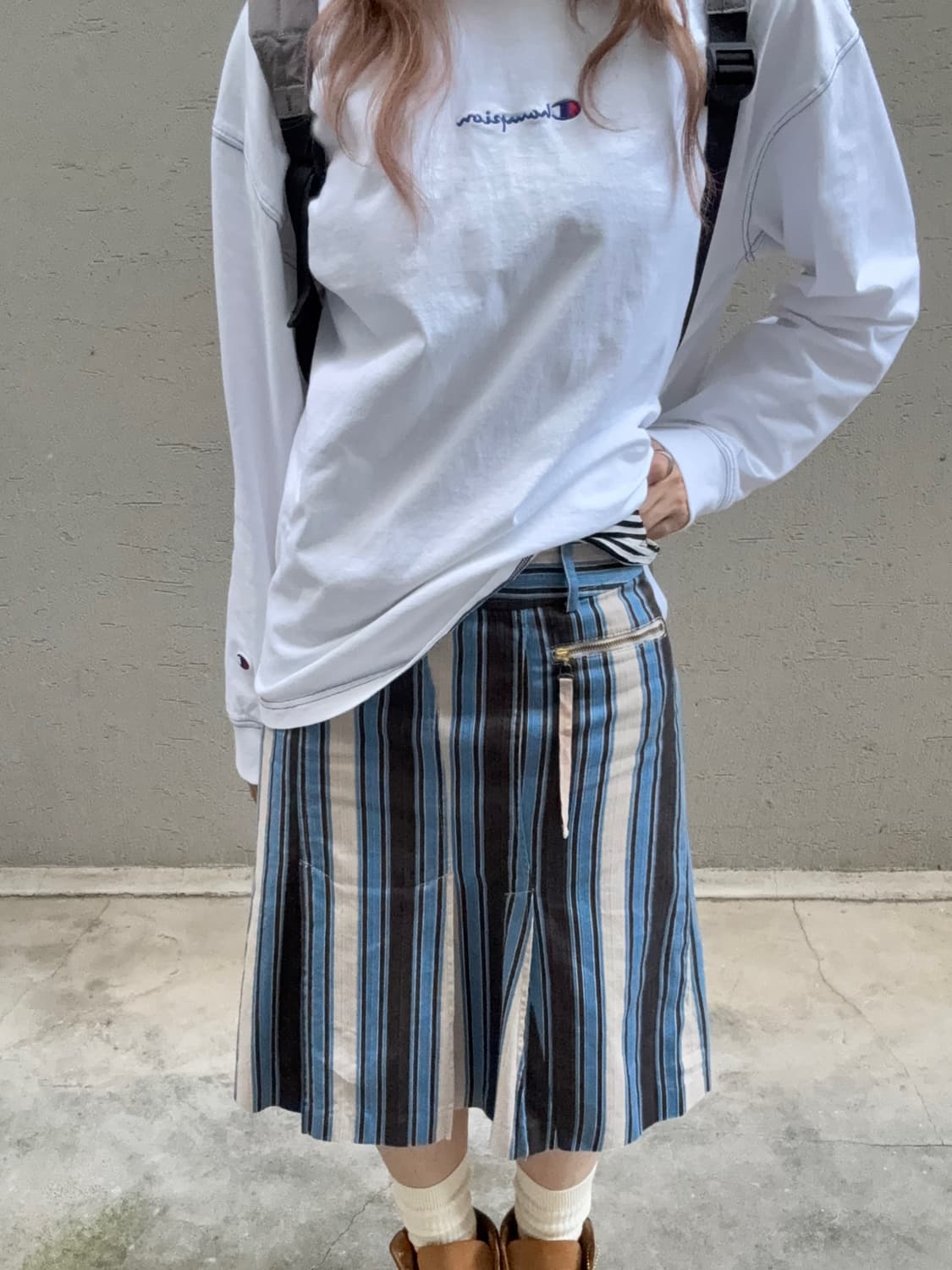 챔피온 하이넥 오버핏 화이트 롱슬리브 상품이미지3