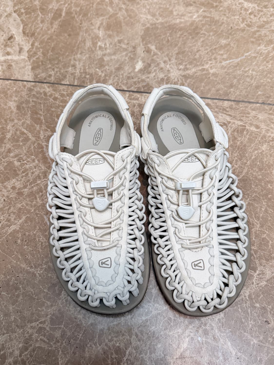 KEEN 유니크 샌들입니다.  245 사이즈 상품이미지1