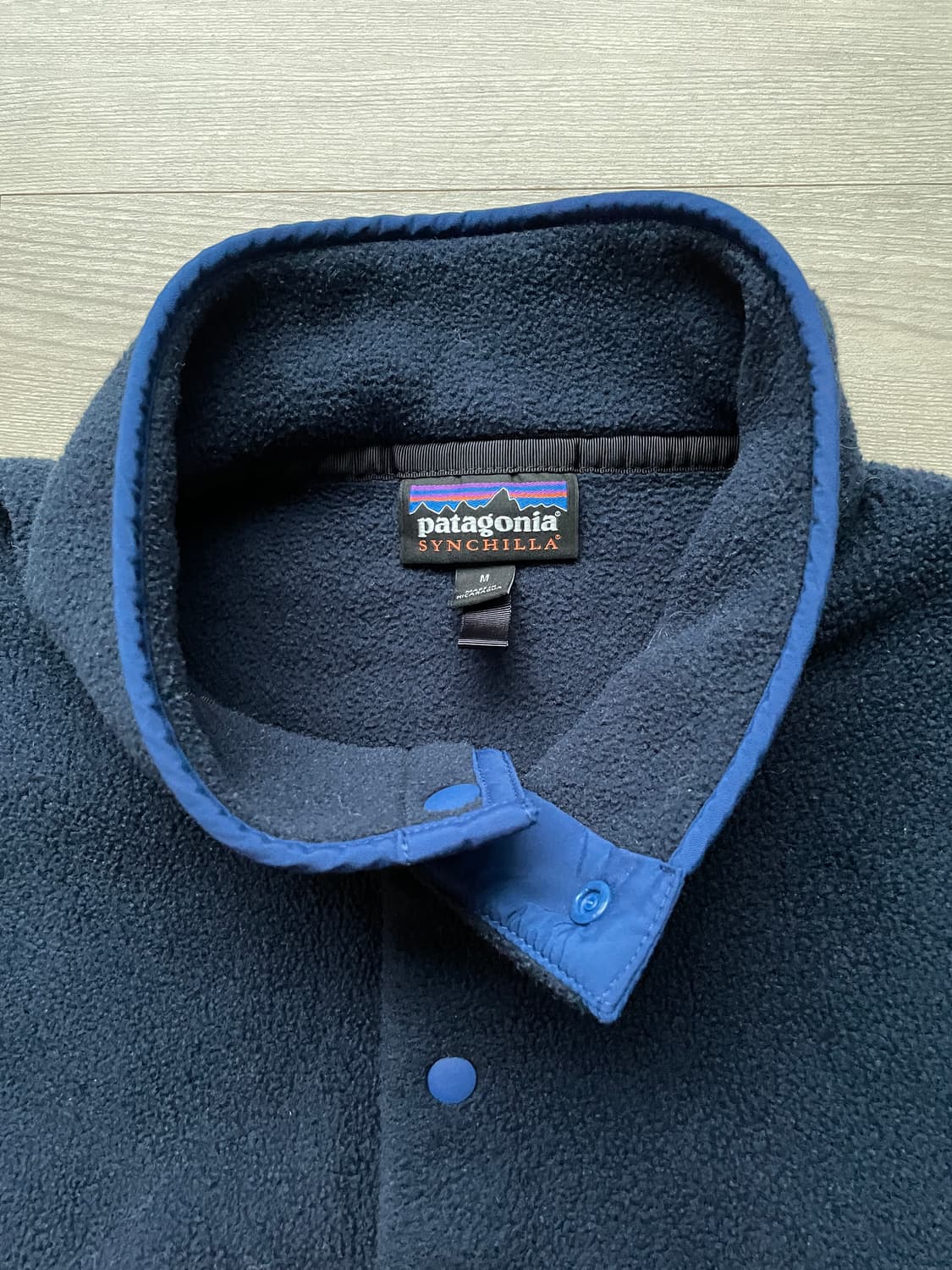 파타고니아 신칠라 레드 블루 플리스 켄달 제너 상품이미지4