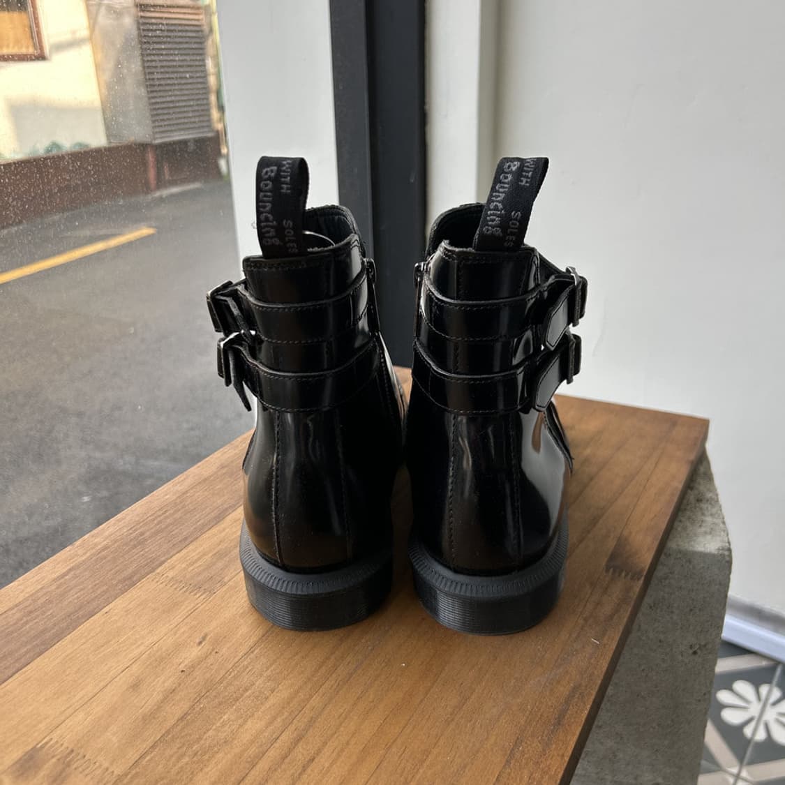 16327 - 닥터마틴 플로라 첼시 버클 부츠 상품이미지4