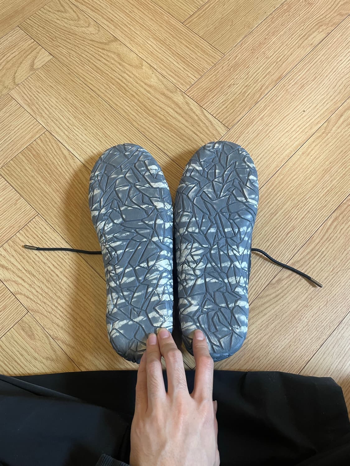 이세미야케 타이다이 스니커즈 상품이미지3