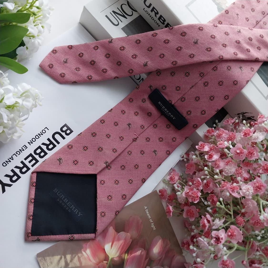 버버리 넥타이 기마사 자수 패턴 핑크 9.5cm A+등급 k2515 상품이미지4