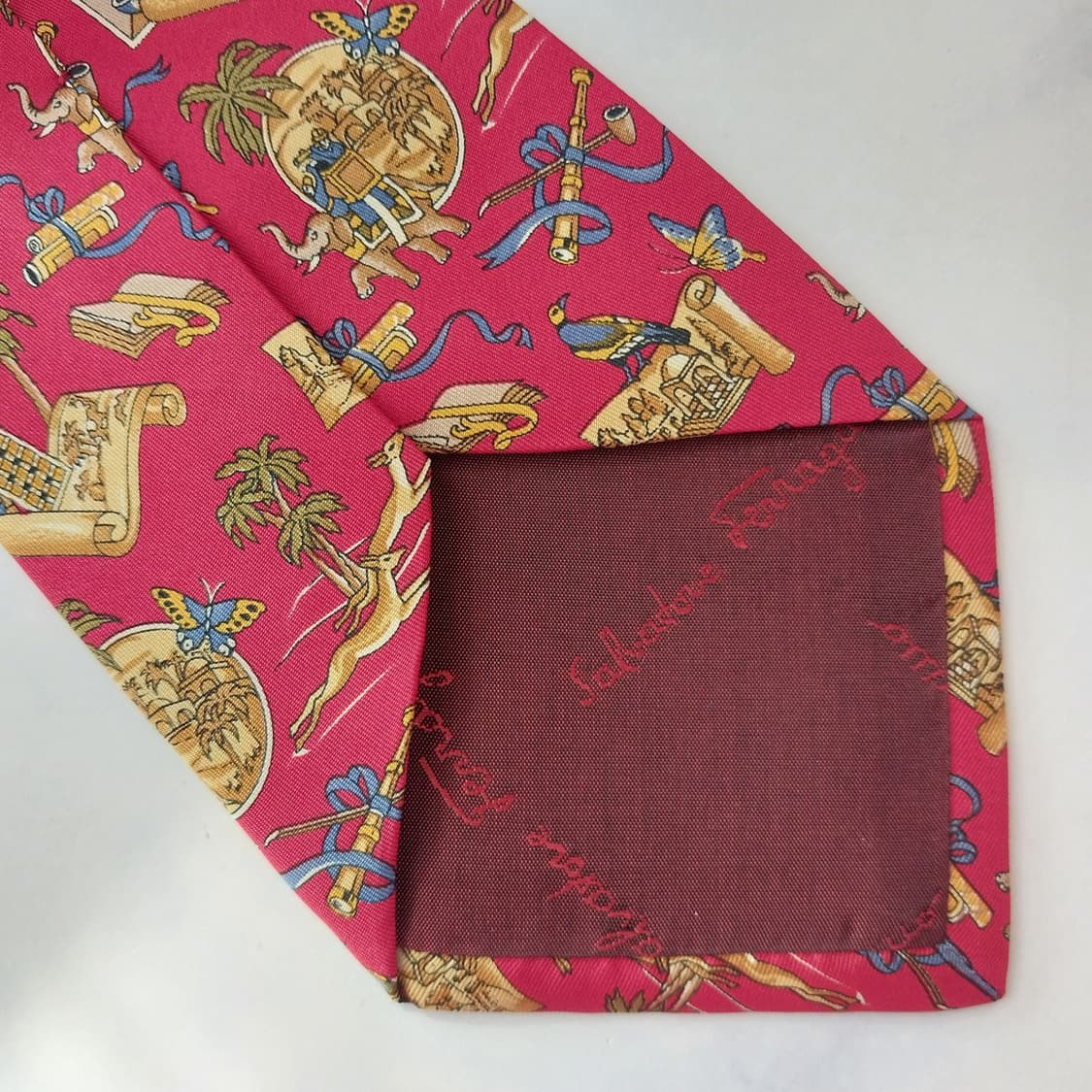 살바토레 페라가모 실크판타지 패턴 넥타이 9.4cm A+등급 K2273 상품이미지6