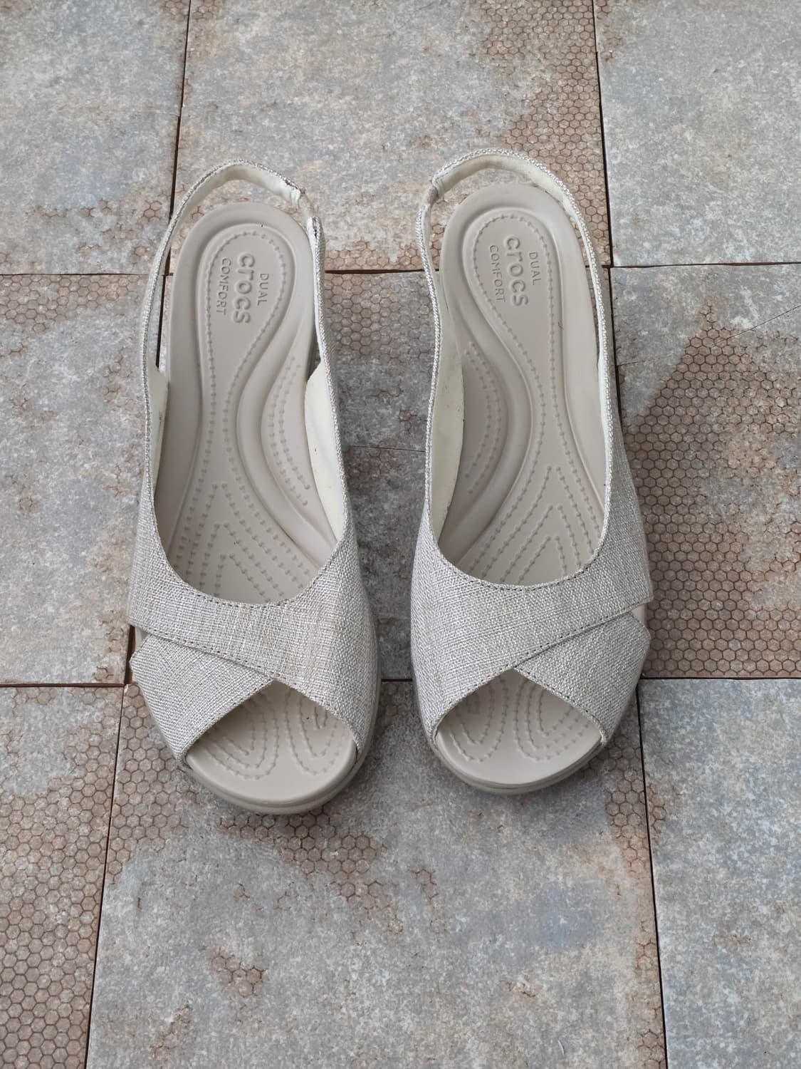 (250)크록스 레이안 쉬머 슬링백 웨지 샌들 상품이미지2