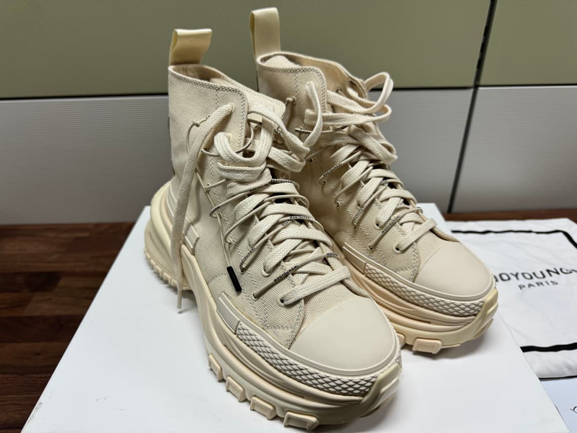 우영미 더블레이스 하이탑 41사이즈(265) 판매합니다. 상품이미지2