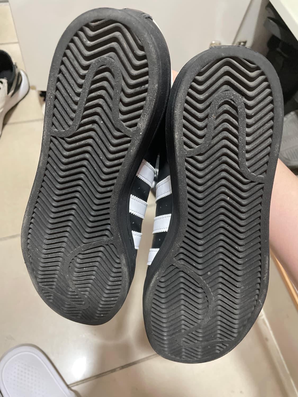 아디다스 슈퍼스타 블랙 245 상품이미지2