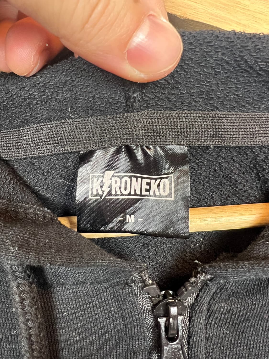 O182 JPN KRONEKO 블랙 캐릭터 빽 프린팅 반팔 후드집업 M 상품이미지3