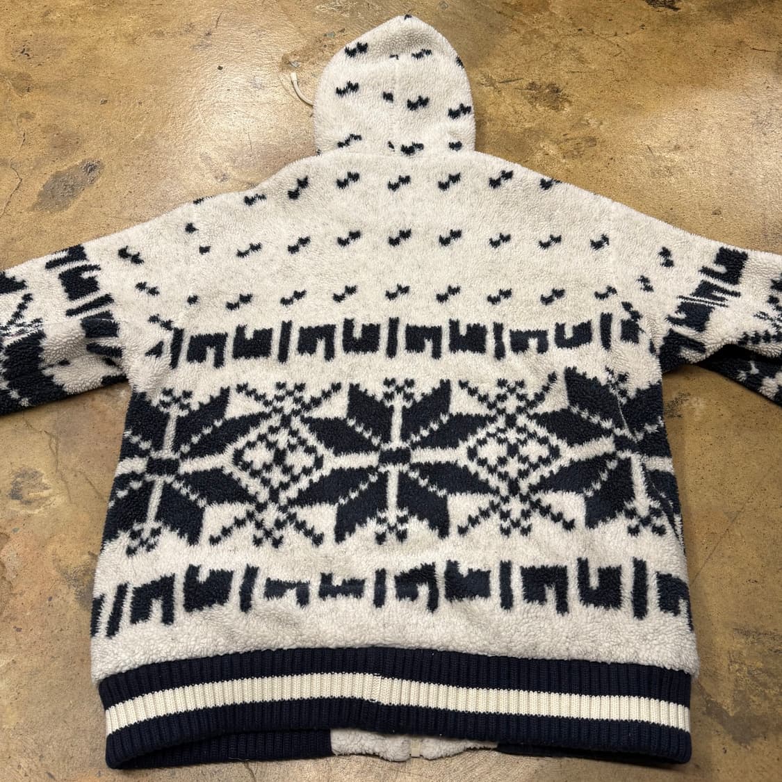 엠엘비 오레오 흰검 후리스 후드집업 상품이미지4