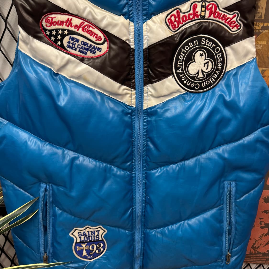 MODIFIED 모디파이드 후드 패딩 베스트 패치워크 디테일 블루 상품이미지5