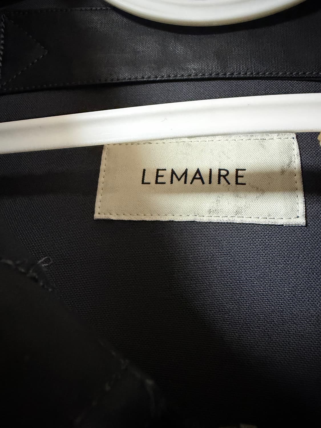 르메르 25fw 레인 숏자켓 오닉스 런웨이 제품 상품이미지2